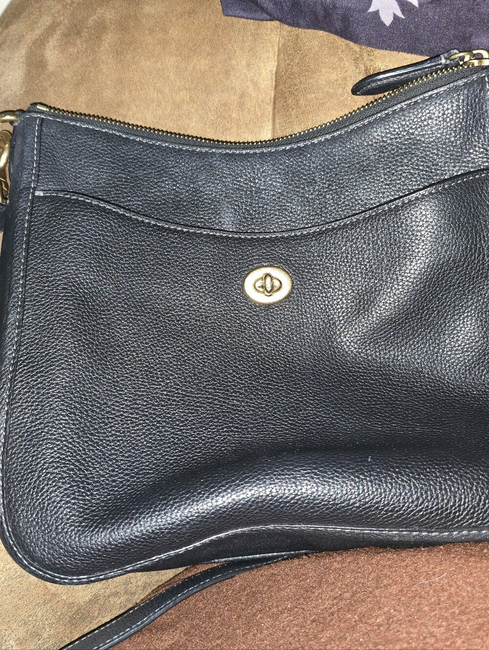 Classic Chaise Black Leather Crossbody Bag - Picture 9 of 9